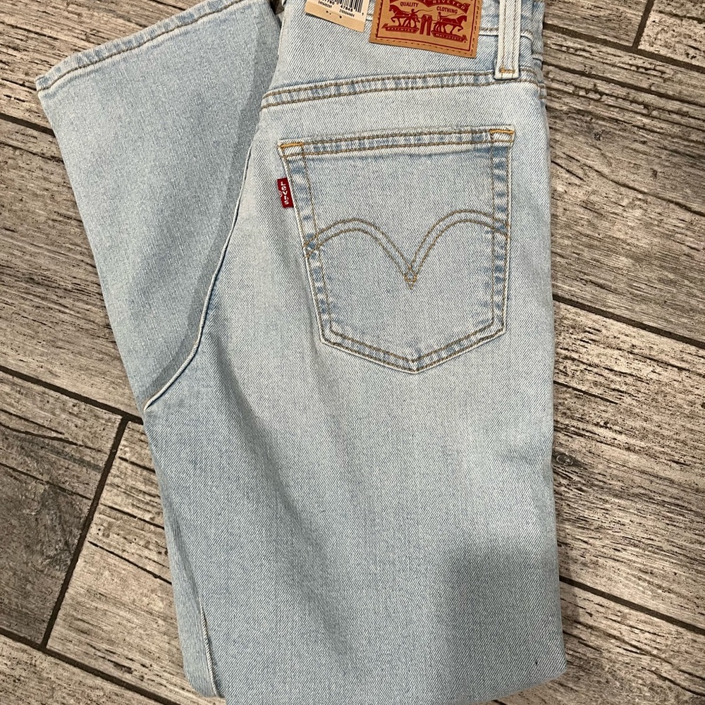 Levi's wedgie